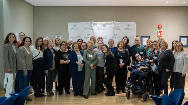 Los asistentes a la reunión en Quirónsalud Torrevieja.