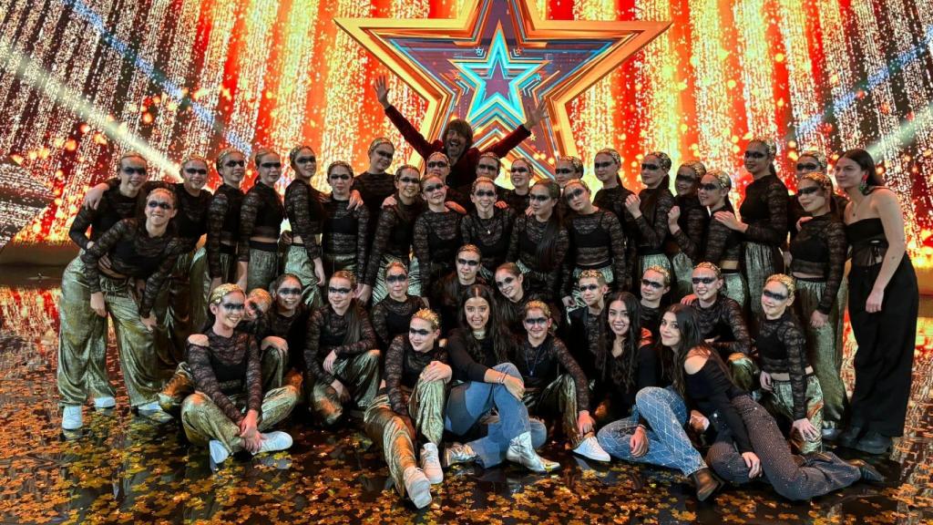 Las integrantes de Lil Kids con sus profesoras Patry, Pau, Tati y Elvira