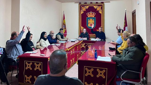 Pleno del Ayuntamiento de Pioz (Guadalajara). Foto: PP.