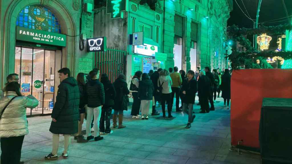 Administración de la Puerta del Sol de Vigo a poco más de 12 horas de que dé comienzo el Sorteo.
