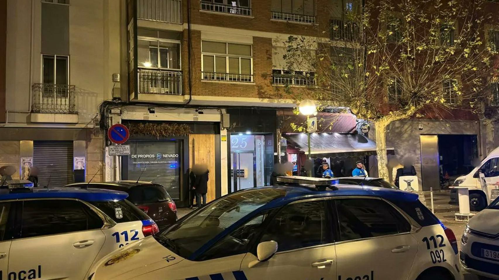 Policía Local de Burgos patrulla de noche en una imagen de archivo.