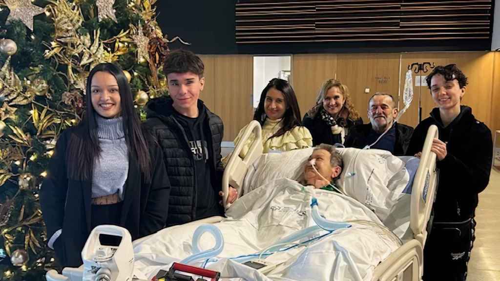 Carmen junto a su familia en el Cunqueiro.