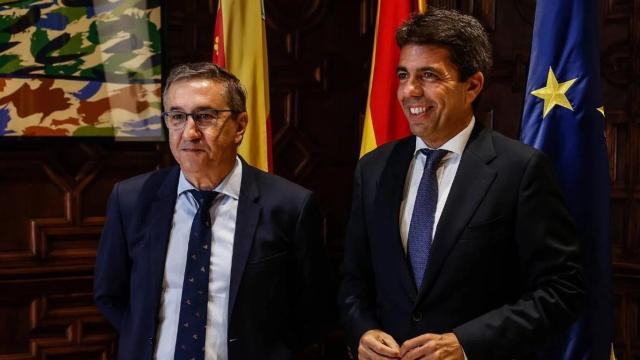 Carlos Mazón, junto al conseller de Educación, José Antonio Rovira. EE
