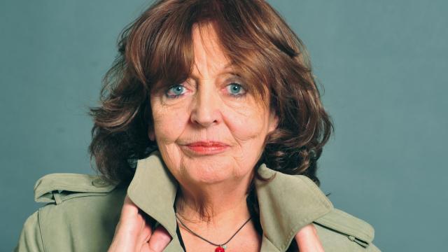 Cristina Fernández Cubas fotografiada por Pilar Aymerich