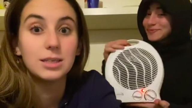 Captura del vídeo de las españolas que se ha hecho viral.