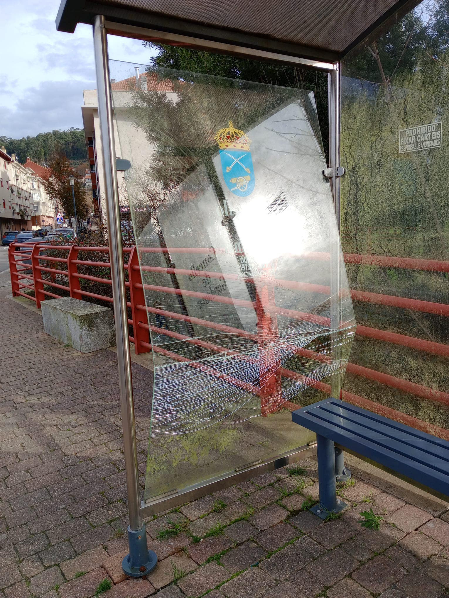 Algunos de los desperfectos causados.