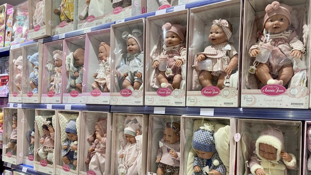 Los bebés, entre los juguetes más deseados por los niños.