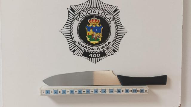 El cuchillo utilizado por el individuo arrestado en Guadalajara.