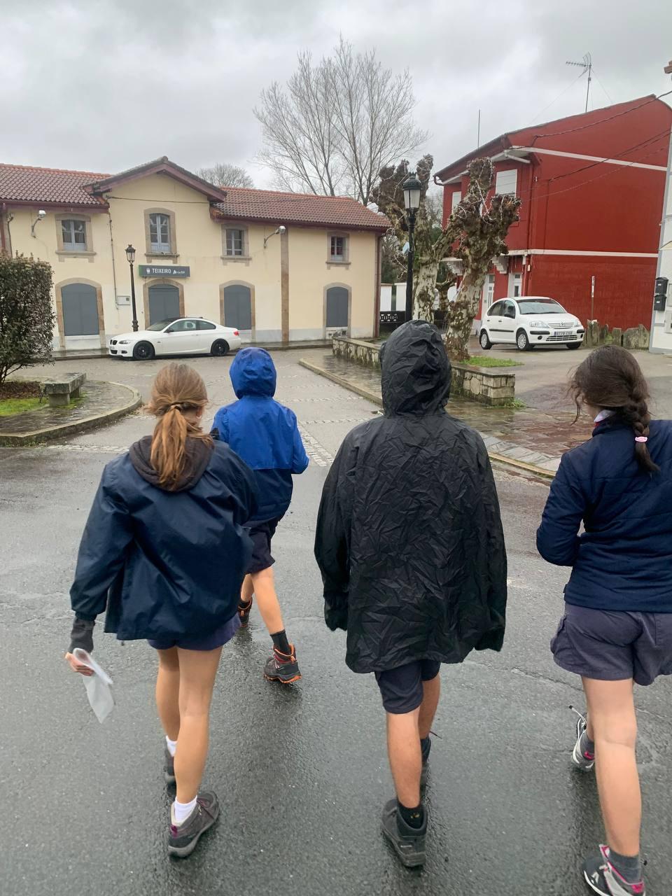 La Sección Scout realizó una salida para explorar la zona urbana e identificar los servicios básicos