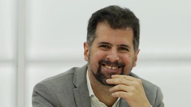 El secretario general del PSOE de Castilla y León, Luis Tudanca, comparece ante la prensa tras presidir el Plenario de la Comisión Ejecutiva Autonómica (CEA) del PSCyL