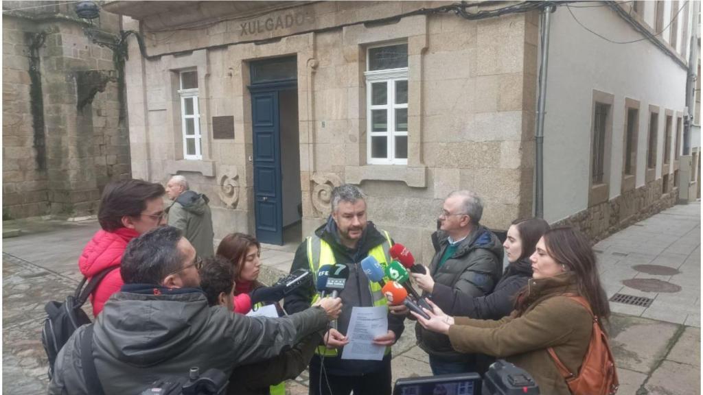 Rueda de prensa tras la presentación de la demanda en el Juzgado