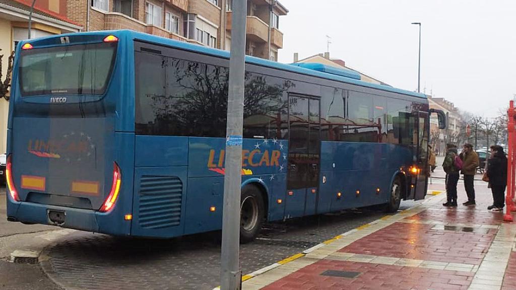 Línea de autobús que va de Tudela de Duero a Valladolid