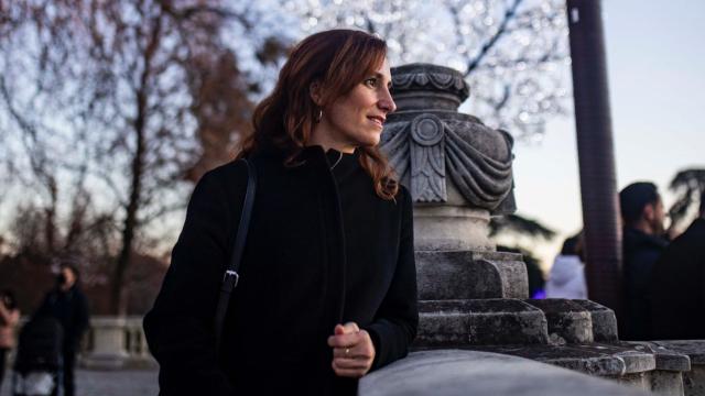 Mónica García en el parque del Retiro de Madrid esta Navidad.