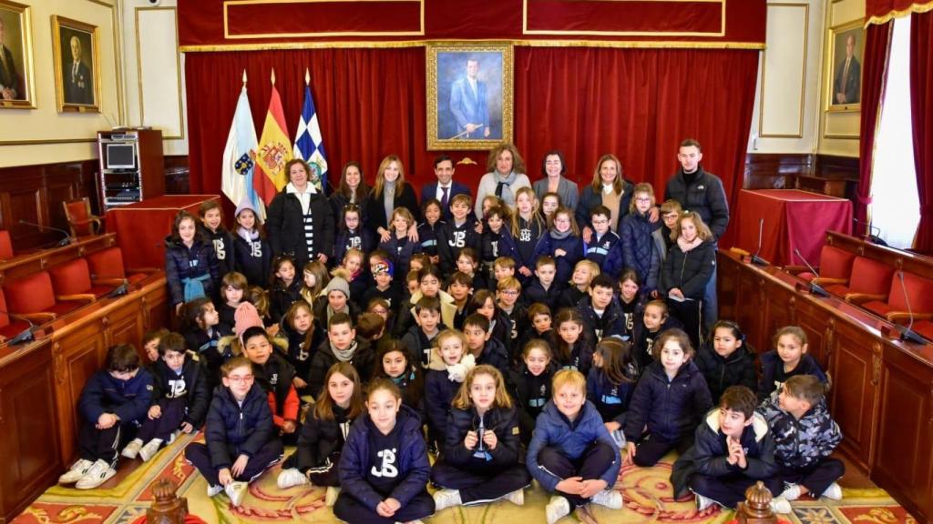 Los alumnos visitaron el salón de plenos del Concello