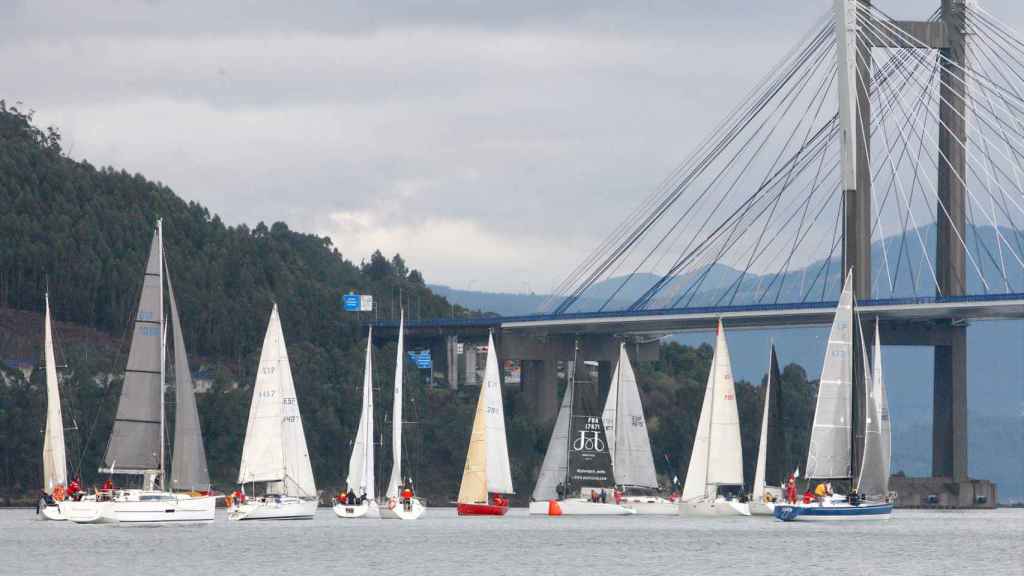Los veleros sobre la ría de Vigo.
