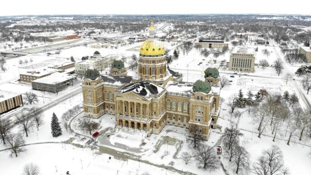 El Capitolio estatal de Iowa, horas antes de iniciarse la votación en los caucus.