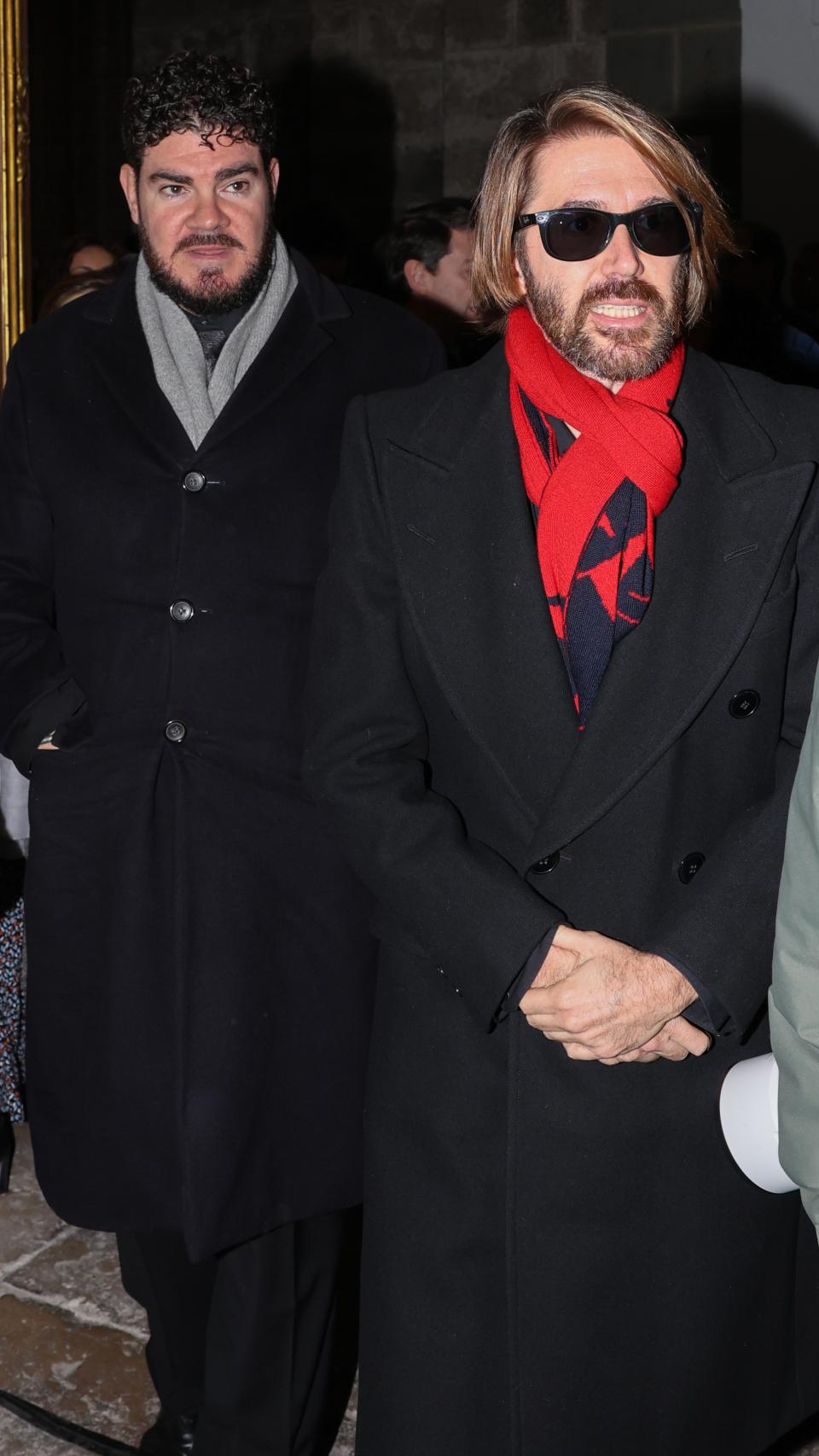 Manuel y su hermano, Paco, en el último adiós a su madre, en diciembre de 2023.