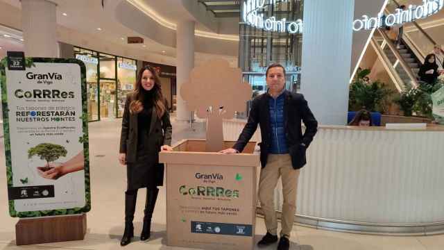 La subdirectora del Centro Comercial Gran Vía de Vigo, Sandra Jácome, y David Suárez, CEO de Diesemm.