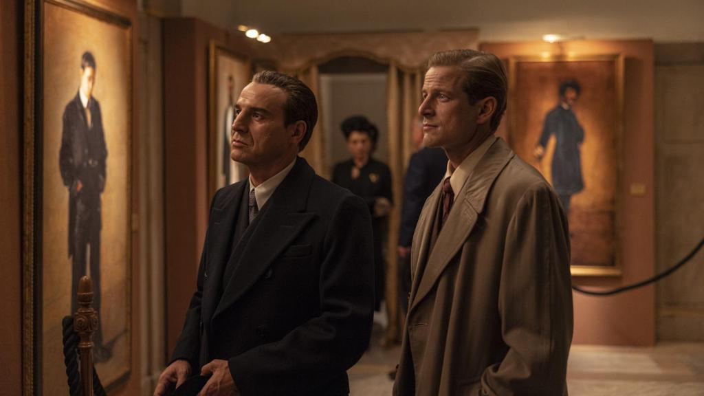 Los actores que interpretaron a Cristóbal Balenciaga y Wladzio D'Attainville.