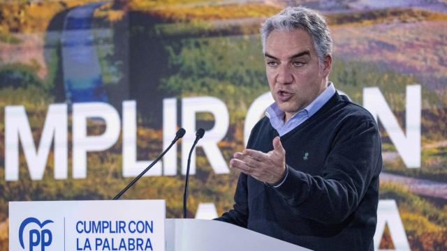 Elías Bendodo en la clausura de la XXVI Jornada Interparlamentaria Popular en Ourense.