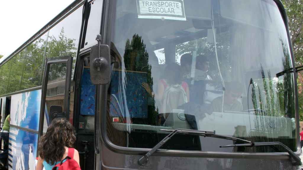 Autobús escolar. Imagen de archivo