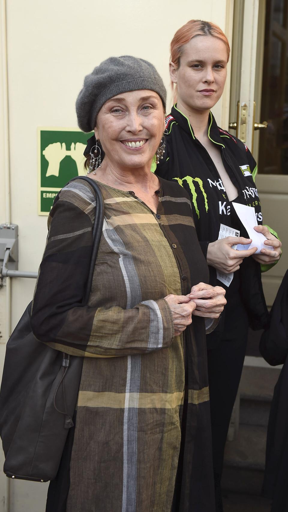 Verónica Forqué junto a su hija, María, en un evento, en Madrid, en 2016.