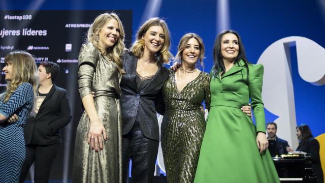 Foto final de la gala de 'Las Top 100 Mujeres Líderes' 2023.
