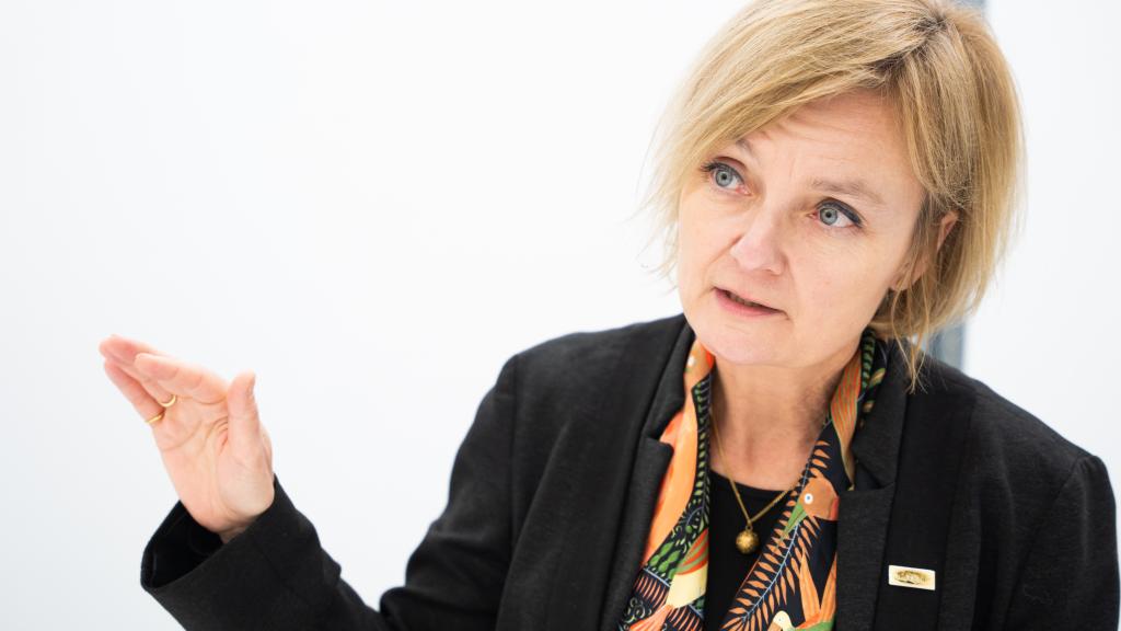 Magdalena Skipper comparte su experiencia al frente de la revista 'Nature'.