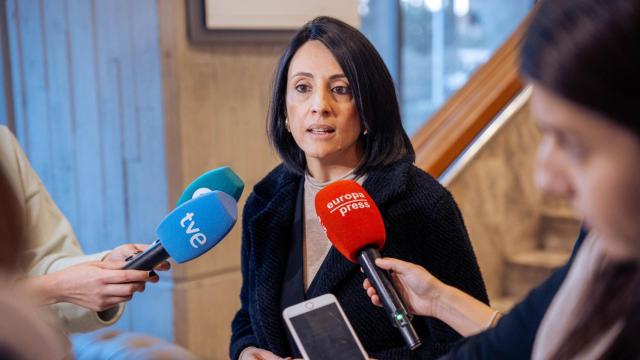 La Secretaria de Estado de Industria, Rebeca Torró, dando declaraciones tras la reunión de la mesa de seguimiento de Alcoa, en el Ministerio de Industria.