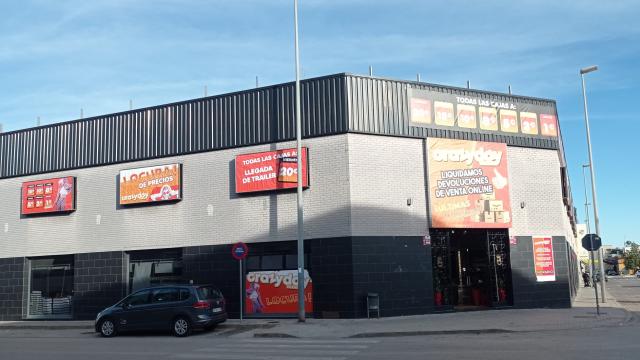 El 'outlet' Crazy Day Factory en Alfafar, Valencia. EE