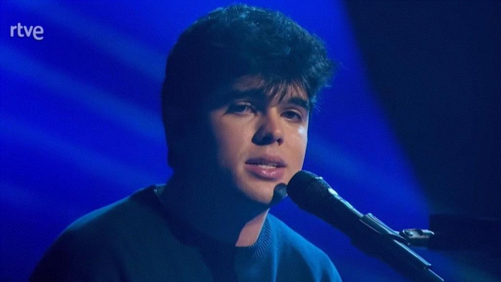 Íñigo Quintero en el Benidorm Fest.