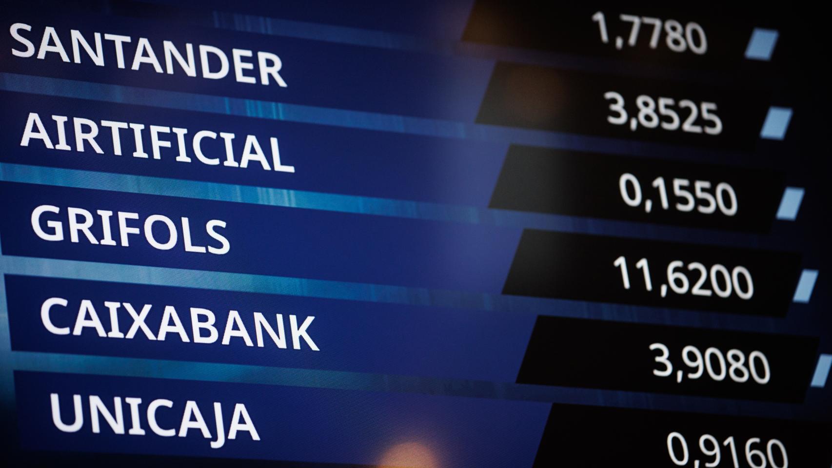 Un panel del Palacio de la Bolsa de Madrid muestra la cotización de varias compañías españolas.