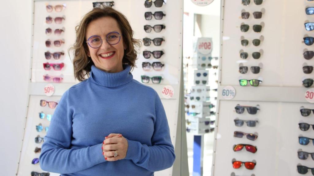 María Encina González, dueña de Óptica Arteixo