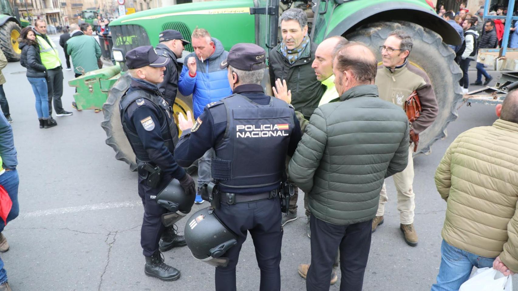 Agricultores en las calles de Salamanca.