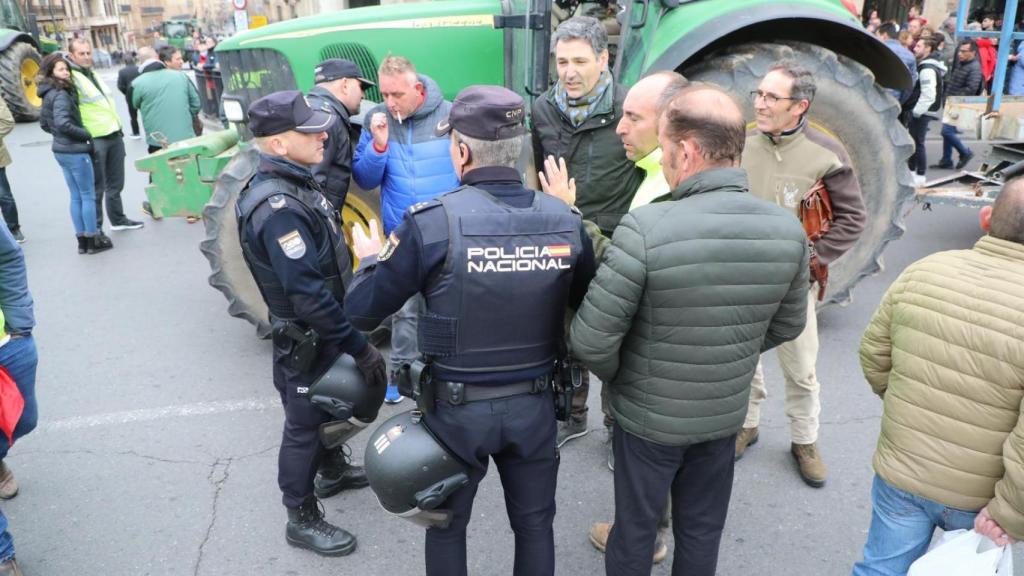 Agricultores en las calles de Salamanca.