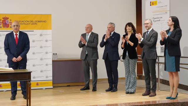 Acto de toma de posesión del nuevo subdelegado del Gobierno en Valladolid, Jacinto Canales, con presencia de el alcalde de Valladolid, Jesús Julio Carnero, el delegado del Gobierno, Nicanor Sen y la ministra de Igualdad, Ana Redondo, este viernes.