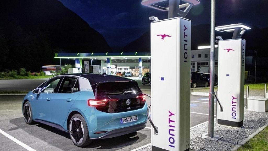 Punto de recarga de Ionity.