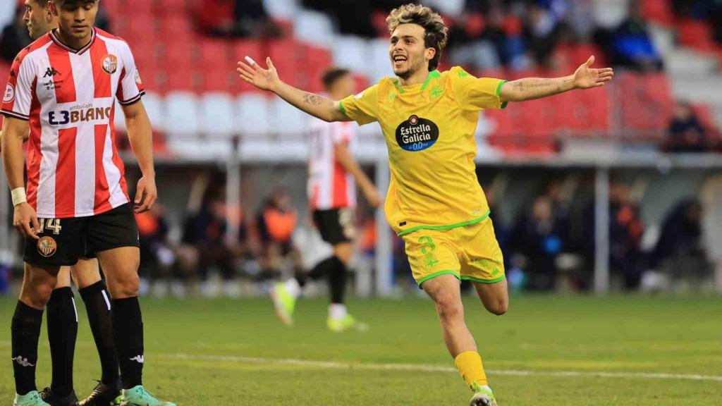 David Mella celebra su golazo ante la SD Logroñés