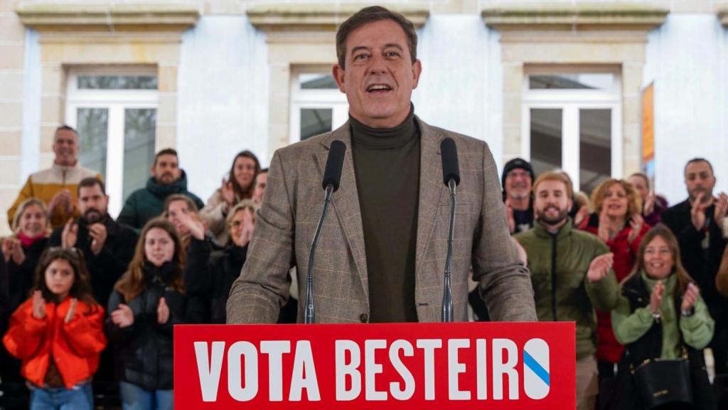 Besteiro en un mitin en Ferrol