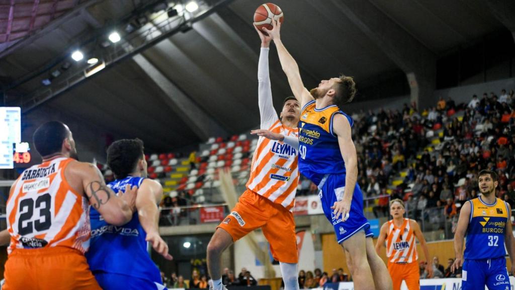 El Leyma Básquet Coruña en un partido.