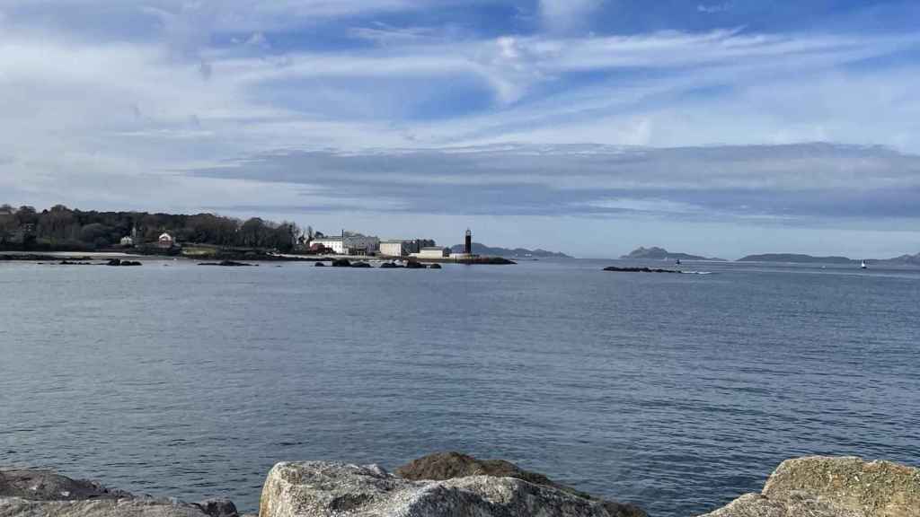 Vista del Museo del Mar de Vigo desde Bouzas.