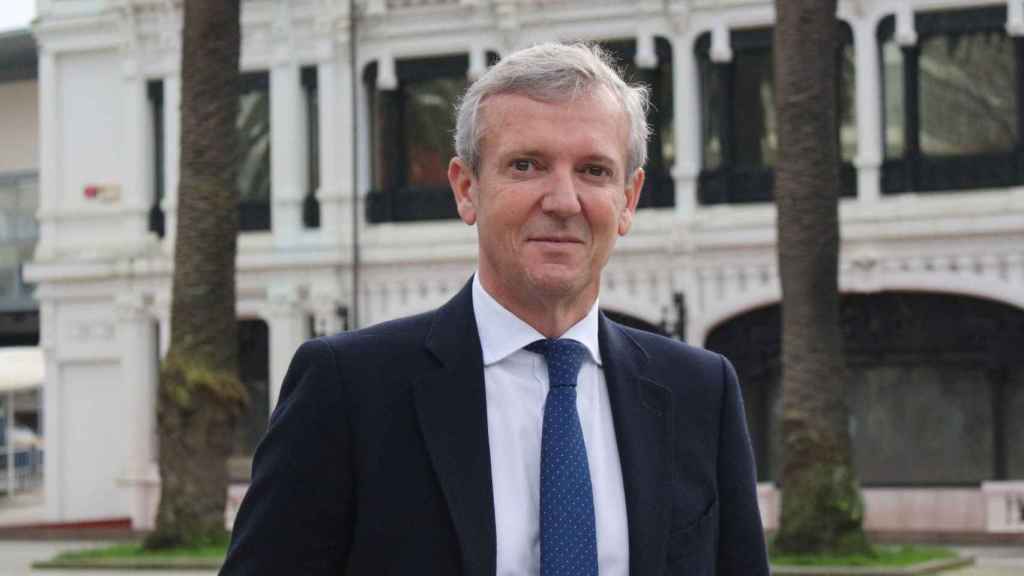 Alfonso Rueda, en los Jardines de Méndez Núñez de A Coruña.