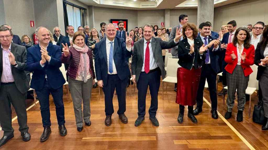 Jordi Hereu junto a Abel Caballero en Vigo, a febrero de 2024.