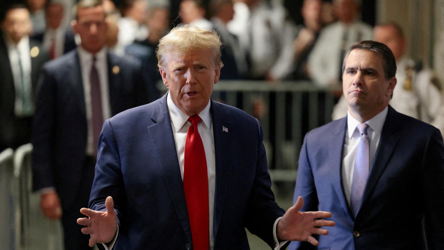 Trump en una imagen de 2024 antes de asistir a una audiencia del juicio por fraude financiero en Nueva York.