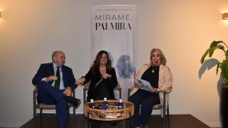 José Luis Fernández Peña Chunda y Esther Esteban han arropado a Cruz Galdón en la presentación de su nueva novela.