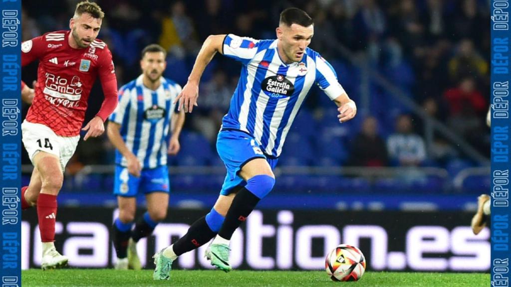Lucas Pérez en un lance del partido ante el Tarazona.