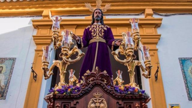 Nuestro Padre Jesús de la Redención, a la salida de su Parroquia.