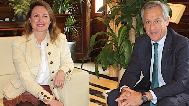 Begoña Carrasco García, alcaldesa de Castellón, y Javier López Martín, presidente de Eurocaja Rural.