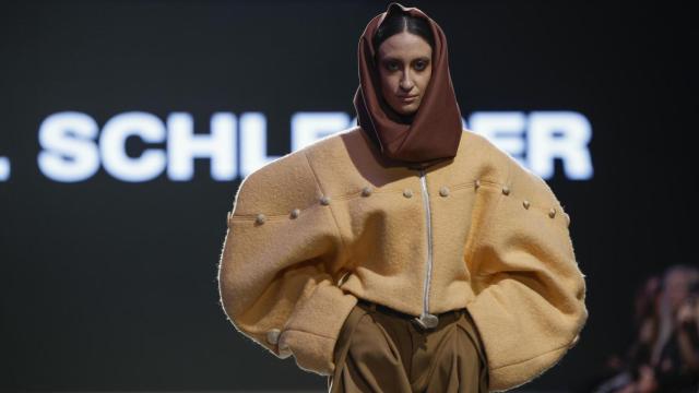 Detalle del desfile de ANGEL SCHLESSER.