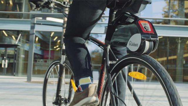 Rubbee X se instala sobre la rueda trasera de las bicicletas